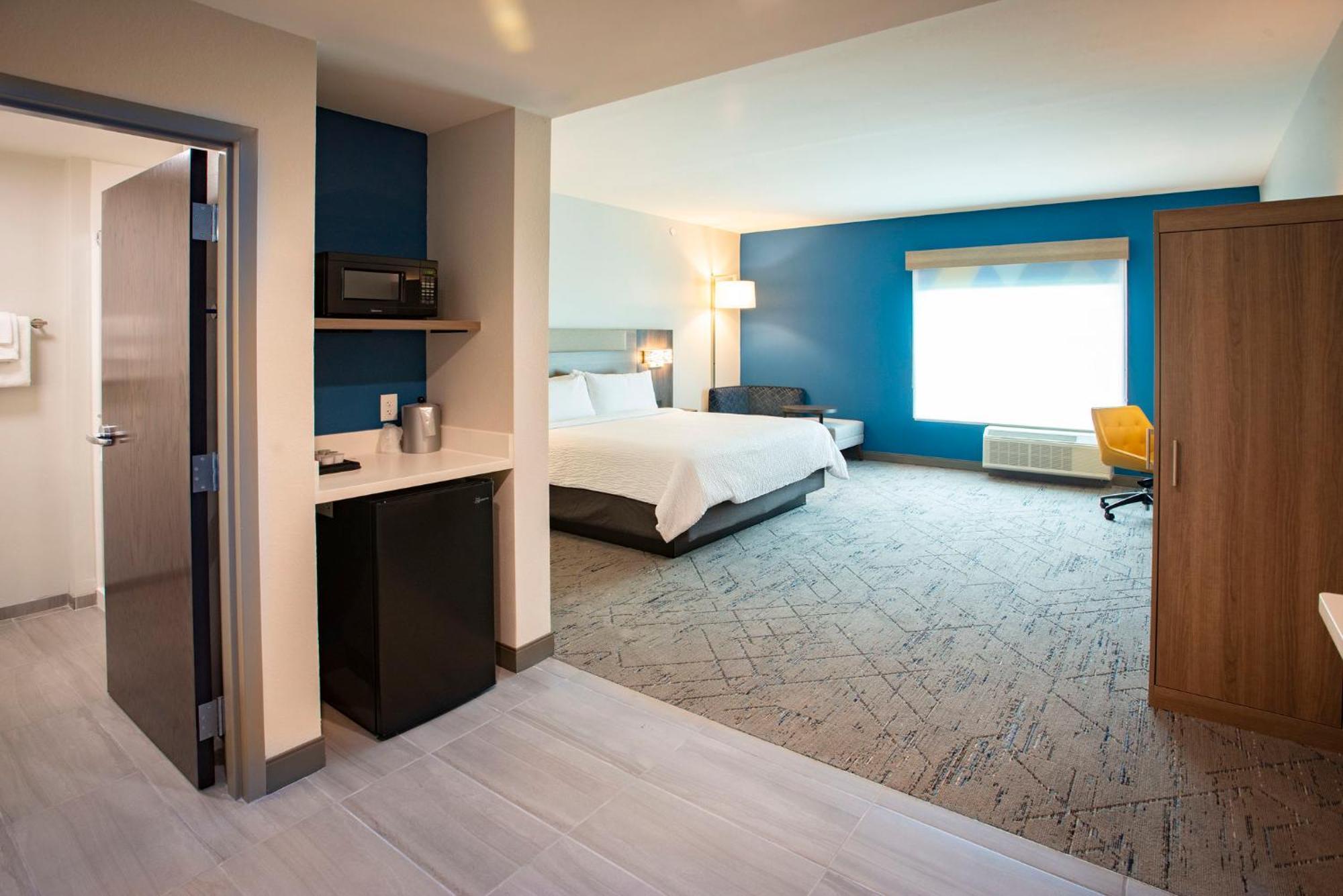 Holiday Inn Express & Suites Pensacola Airport North - I-10 By Ihg Ferry Pass Exteriör bild