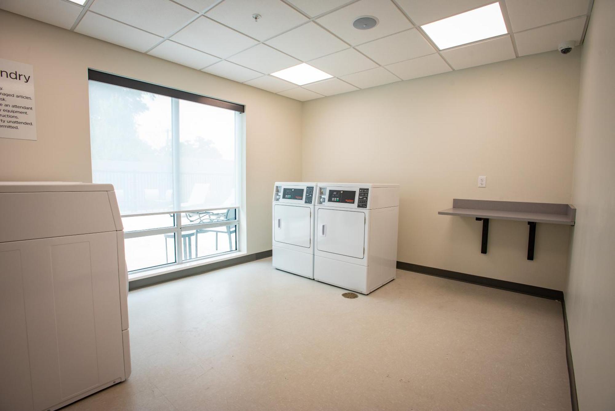 Holiday Inn Express & Suites Pensacola Airport North - I-10 By Ihg Ferry Pass Exteriör bild